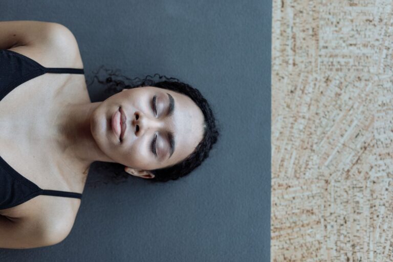 7 Expert Picks for Grounding Sleep Mats Under $200 - groundinge