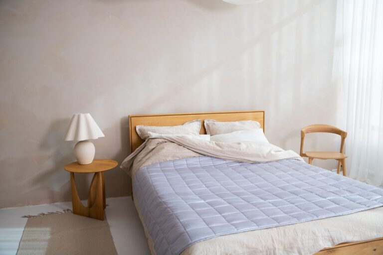 Conductive Earthing Sheets vs. Grounding Pads: Which Bedding Solution Works Best for Beginners - GroundingE