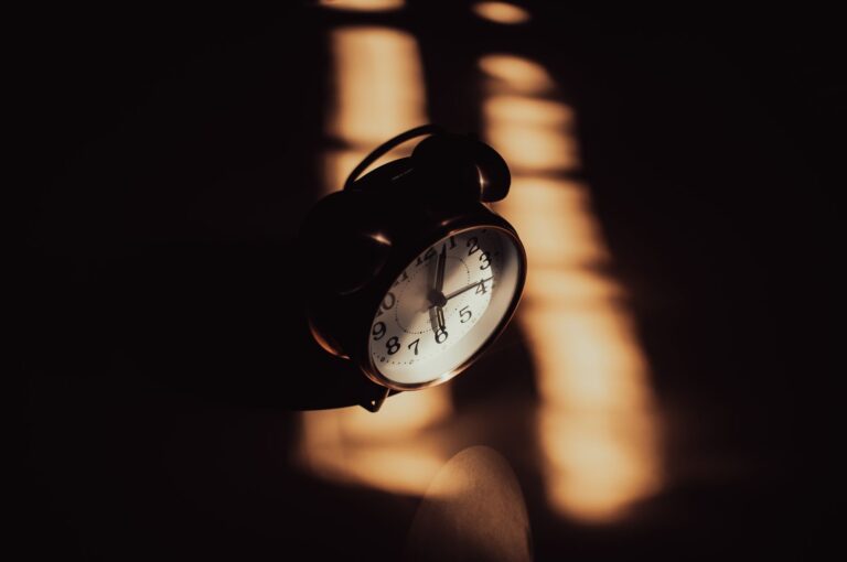 EMF Exposure and Sleep Disruption: How Grounding Restores Circadian Rhythm Function - GroundingE